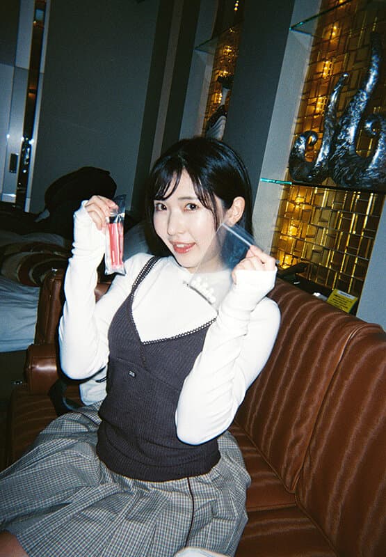 1jera00035 | キメセク潮吹きセフレちゃん「興味はあるけど一人でするのが怖くて…」月に1回会う普段は大人しい事務員の皆月ひかるに誘われて初めての脳バグ絶頂デート 画像 3