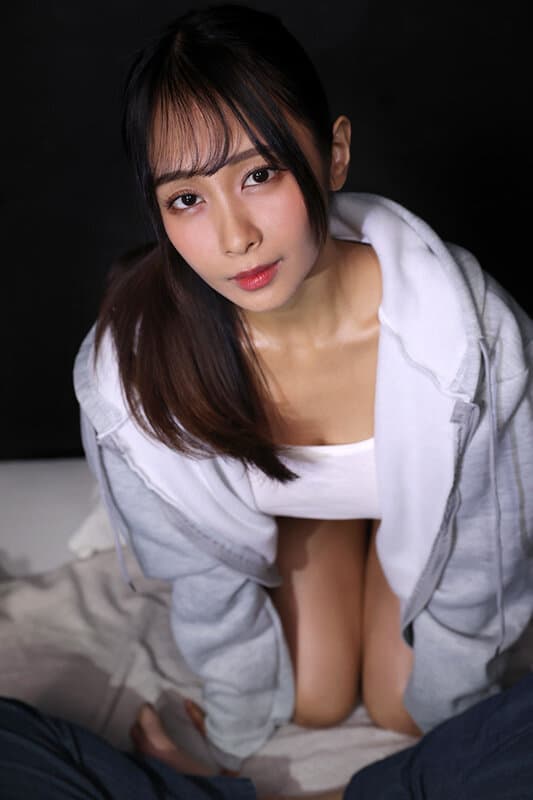 1sbgvr00008 | 【VR】【8K】隣の部屋に住むバツイチの巨乳美人に勝手に忍び込まれ夜●いされて… 逢見リカ 画像 2