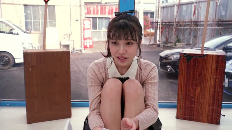 1totte00294 | 街行く素人娘が脱ぎ脱ぎあっち向いてホイ対決！顔を向けた先に服を1枚脱ぐ、手コキ、フェラ、キスなどのHな罰ゲーム！先に相手を全裸にしたら勝ち！負けたら即ハメ中出し！撮って出し！マジックミラー号～りょうか編～ 画像 2