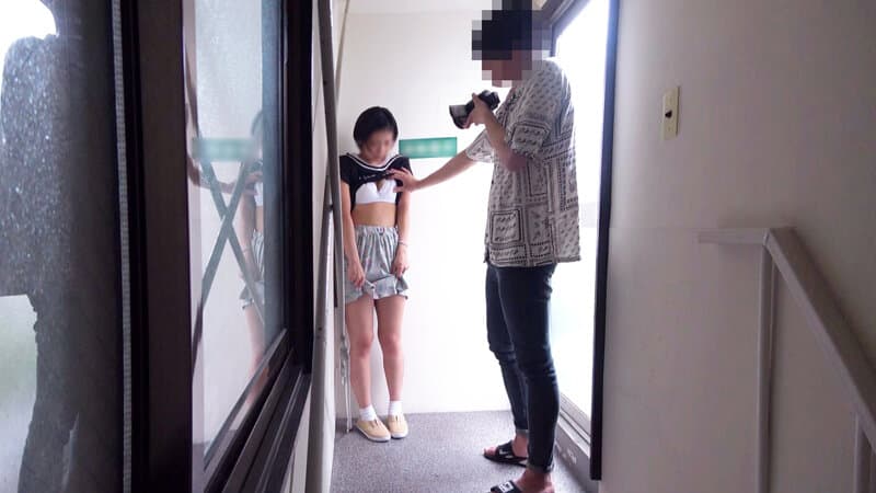 chib00004 | 【小さな女の子2体にイタズラ】無邪気な笑顔が曇り不安な顔で警戒する姿に興奮が抑えきれず未熟ワレメに大人の勃起チ●ポを埋め込んでしまいました… 画像 5