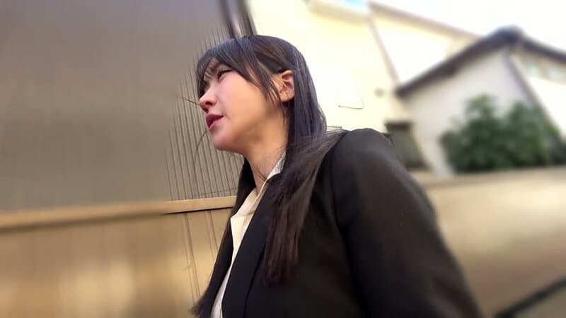 crnx00322 | 【4K】単身赴任男を際どい水着で寝取りました… 依本しおり 画像 1