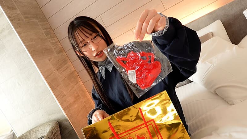 h_1711hmrk00043 | 【新シリーズ】【痙攣爆イキめがね女子】東●大学に通う高学歴インテリJD！知性の裏に潜むエロへの探求心が止まらない！首●め、スパンキング、イラマチオ…ご所望の刺激的なプレイに潮吹きまくりエビ反り絶頂！天才だからこそ変態！このギャップがたまらない！！… 白鳥怜 画像 3