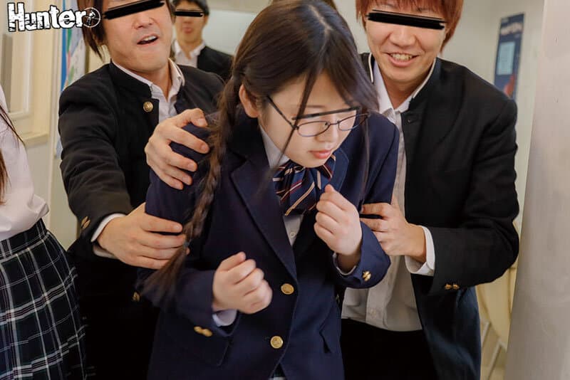 hbla00011 | 未成熟マ○コで汚便所掃除 女子○生便所レ×プ 4時間ベスト 画像 2