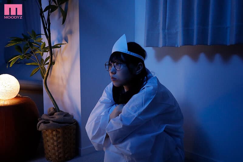 mida00614 | 家に住み憑くワケアリ地味巨乳な幽霊を乳揉みセクハラ挑発していたら…毎晩俺に勝手に跨りこねくり腰振り 中出しをねだるエロメス狂いに豹変！ 百田光稀 画像 1