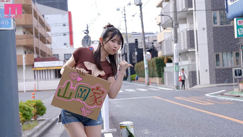 mida00660 | スグそこに誰かいるのに…！狭い密室空間に連れ込み汗ダク密着ベロチュウでムラムラ中出し誘惑してくる神BODYお姉さん 葵いぶき 画像 1