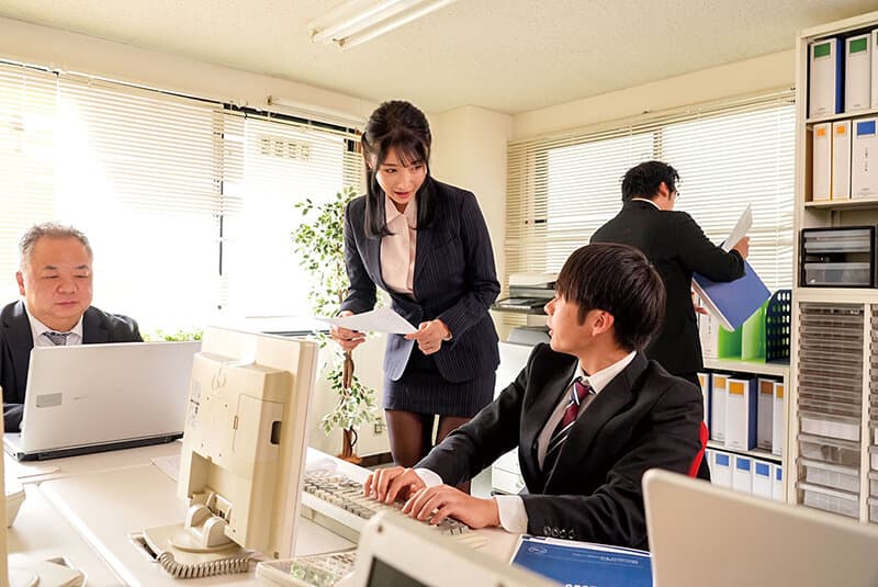 ngod00344 | 職場痴● おとなしい事務員の妻が巨根の上司に毎日ワイセツ行為をされているようだ… 小野坂ゆいか 画像 2