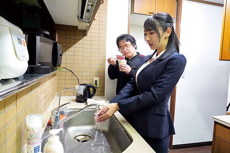 ngod00344 | 職場痴● おとなしい事務員の妻が巨根の上司に毎日ワイセツ行為をされているようだ… 小野坂ゆいか 画像 4