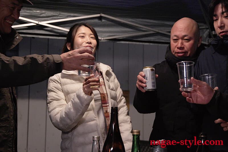 nsfs00484 | 2泊3日のキャンプ 町内会まわしテント6 オヤジたちに何度も中出しされた私の妻 碧那美海 画像 3